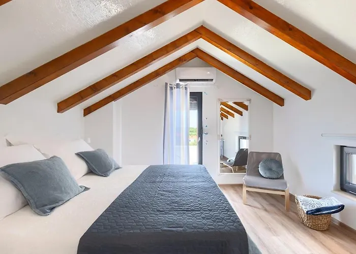 House Lando Nyaraló *